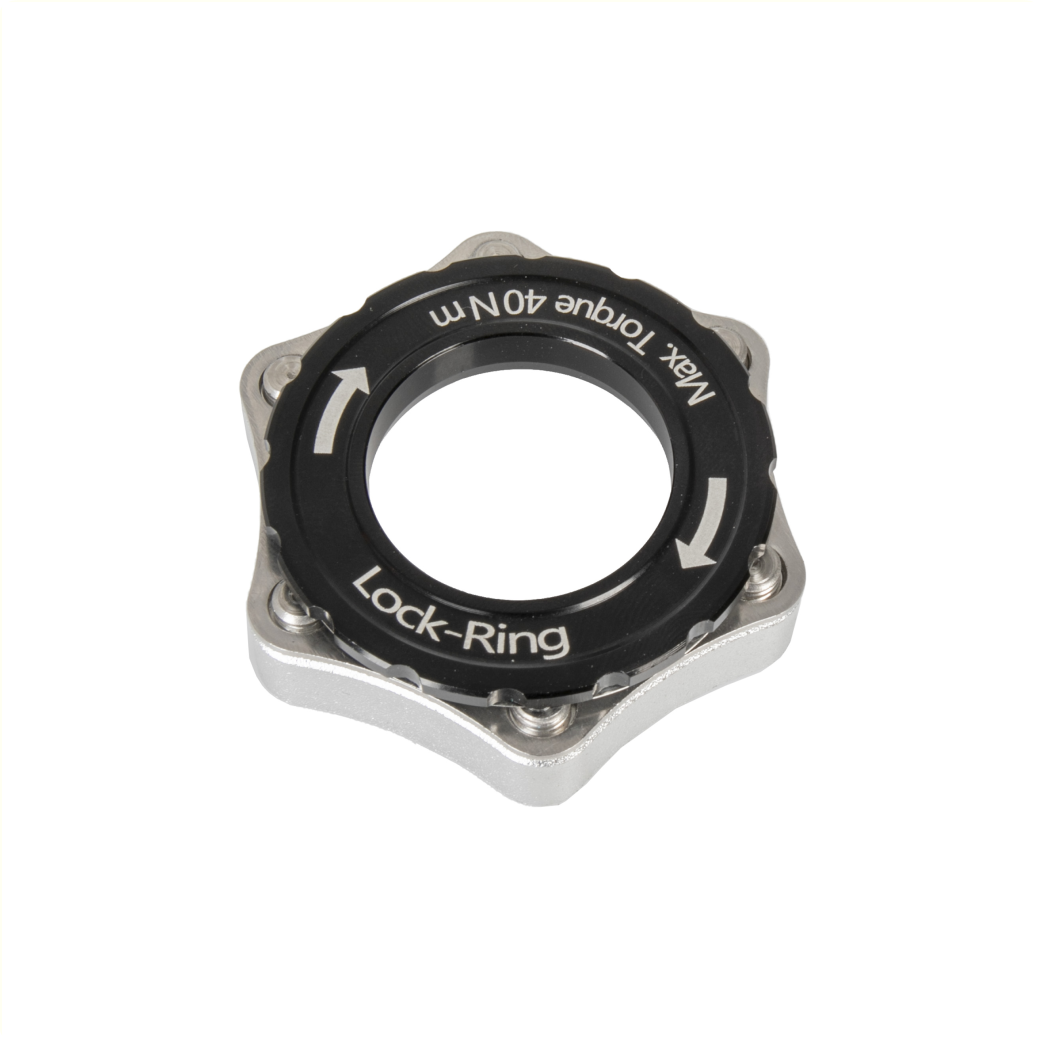 Adapter voor het monteren van een 6-bout remschijf op een centerlock naaf.